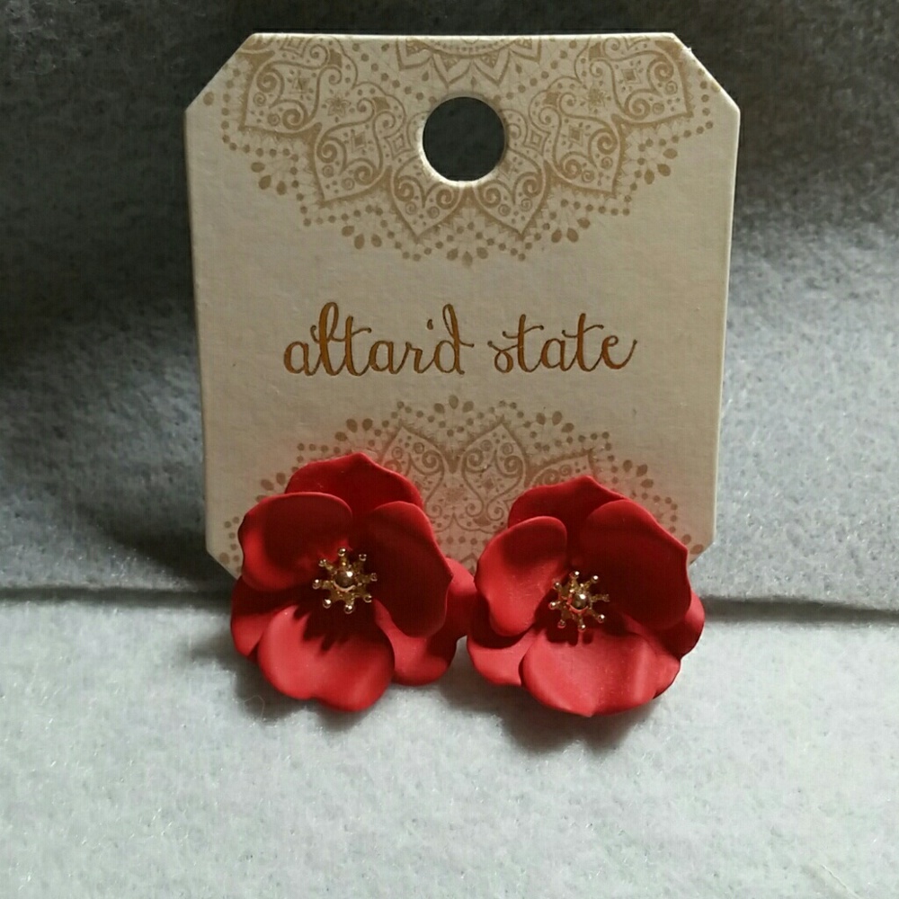 Beautiful red flower pierced earrings